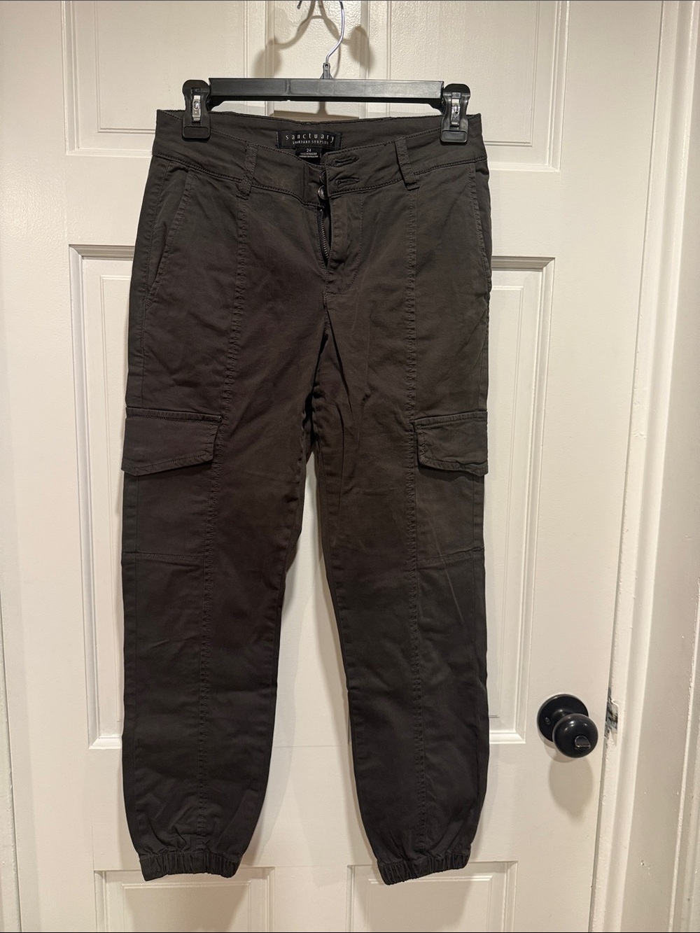 Sanctuary woman’s Dark Black Cargo  Pants